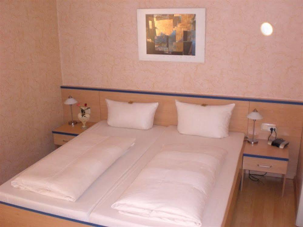 Hotel Chassalla คาสเซล ภายนอก รูปภาพ